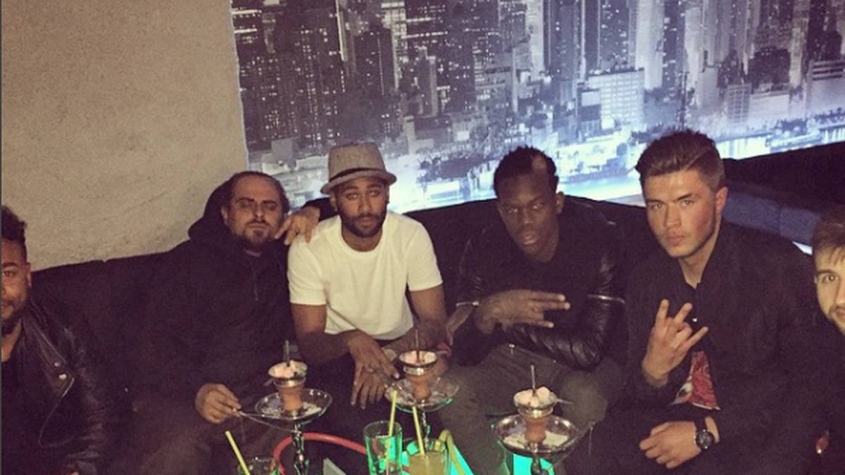 Auch gemeinsamen Club- und Barbesuchen mit seinen Kumpels ist Schröder nicht abgeneigt