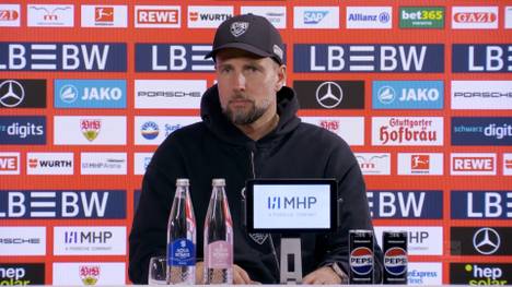 Dan-Axel Zagadou feiert nach über 13 Monaten sein Bundesliga-Comeback für Stuttgart. VfB-Coach Sebastian Hoeneß spricht nach der Partie über die Leistung des Verteidigers.