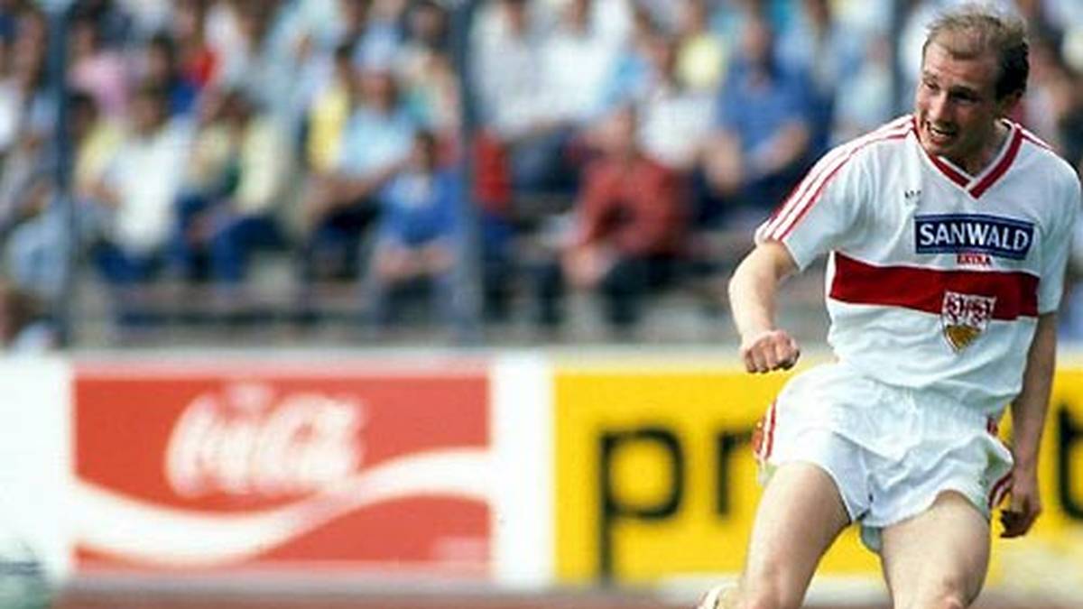 Auch Blau-Weiß Berlin schafft es kurz in die Bundesliga. Großen Anteil hat Leo Bunk (hier für Stuttgart), der 1986 26 Treffer erzielt