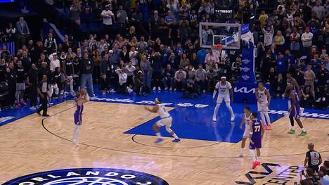 Die Los Angeles Lakers gewinnen einen Thriller mit 105:104 gegen die Orlando Magic. LeBron James stellt mit seinem 1612. Regular-Season-Spiel einen neuen Rekord – doch der Gamewinner in letzter Sekunde gehört einem anderen Lakers-Star.