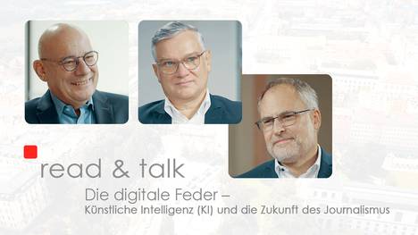 Fragt man die Künstliche Intelligenz (KI), wie sie Journalisten unterstützen kann, stellt man schnell fest, dass KI uns z.B. viel Denk- und Schreibarbeit abnimmt. Datenanalyse, Faktenprüfung, Automatisierung von Inhalten – na wunderbar. Das spart uns Zeit und zeitintensive Recherche. Ein Segen also? Insgesamt kann KI den Journalismus effizienter machen, sie bringt aber auch neue Herausforderungen mit sich. Überprüft man die KI-Recherche nicht auf Glaubwürdigkeit der Nachrichtenquellen, kann das zu Fehlinformationen führen. Unklar ist, wie KI Prioritäten festlegt und die Inhalte generiert. Diese Intransparenz hat Auswirkungen auf das Vertrauen der Zuschauer in unsere Berichterstattung. Es stellt sich auch die Frage, ob die zunehmende Abhängigkeit von der Technologie journalistische Standards beeinflusst, oder gar unsere kritische Denkweise darunter leidet. Schließlich müssen sorgfältige Abwägungen und Richtlinien, die es noch zu entwickeln gilt, sicherstellen, dass KI im Journalismus verantwortungsvoll eingesetzt wird. Und, eine weitere Frage beschäftigt uns: Werden wir Journalisten überflüssig? Mit dieser Sendung wollen wir herausfinden, ob eine Reportage wie die unsere, komplett mithilfe der künstlichen Intelligenz produziert werden kann, wie valide das Ergebnis ist und ob sie tatsächlich ausgestrahlt werden kann. Dazu laden wir auch Gäste ein, die uns ihre Erfahrung mit der KI schildern, Bedenken und positive Aspekte der KI erläutern und mit uns einen Blick in die Zukunft wagen.