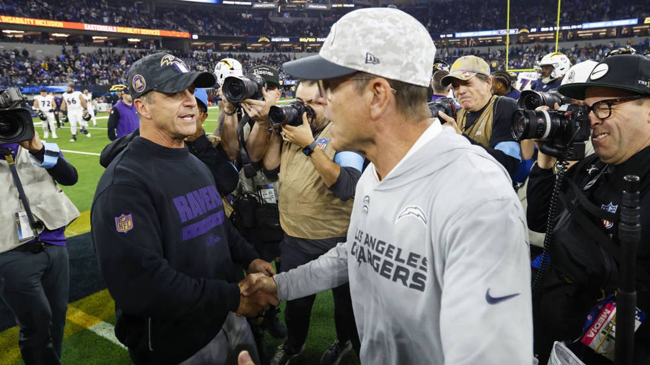 John und Jim Harbaugh beim brüderlichen Handshake nach dem Spiel