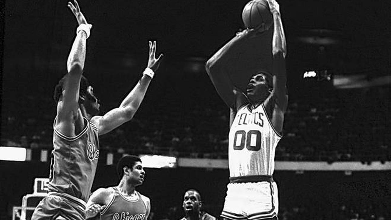 Robert Parish steht in der Hall of Fame