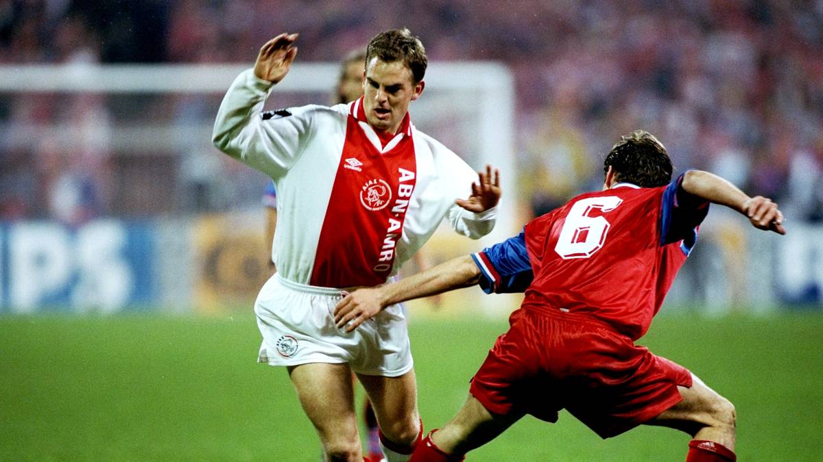 RONALD DE BOER: Gehört wie sein Bruder Frank zum Champions-League-Erfolgsteam in den goldenen 90ern. Narrt auf dem Weg dorthin auch die Bayern. Darf sich ebenfalls fünf Meisterschaften in seinen Lebenslauf schreiben 