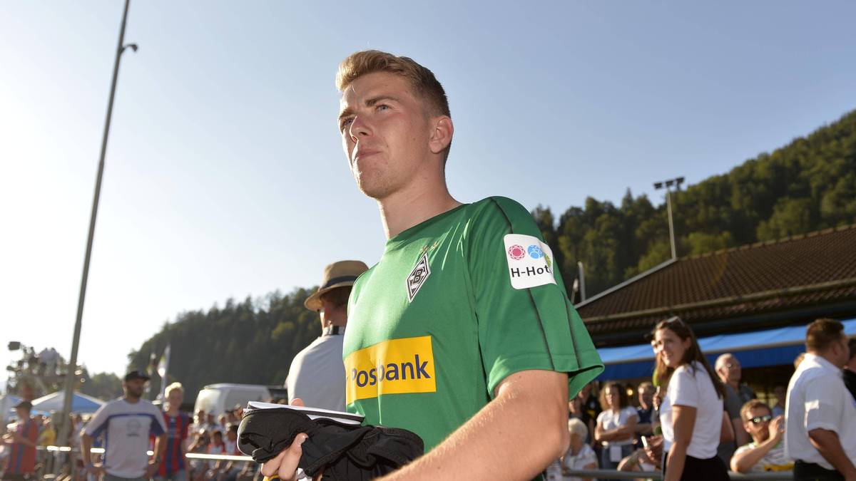 ZUGÄNGE - ABWEHR: Erst 18 Jahre alt ist Andreas Poulsen, der vom FC Midtjylland zur Borussia kommt. Mit 4,5 Millionen Euro ist der Däne kein Schnäpppchen und soll dem etablierten Oscar Wendt Druck machen. Seine Spezialität: Lange Einwürfe