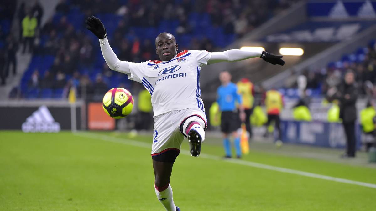 MÖGLICHE ZUGÄNGE - FERLAND MENDY (Olympique Lyon): Der linke Außenverteidiger gilt als Wunschspieler von Zidane. Mendy, der offenbar knapp 50 Millionen Euro kostet, steht kurz vor der Vertragsunterschrift