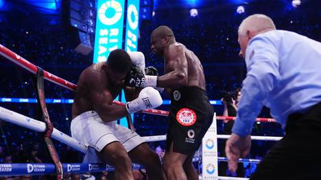 Anthony Joshua (l.) unterliegt Daniel Dubois 