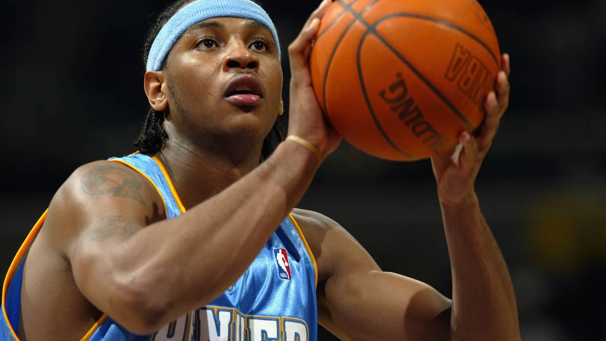 PLATZ 20: Ein Mega-Trade bringt 2011 Carmelo Anthony von den Denver Nuggets zu den New York Knicks. Mit vier weiteren Spielern wird "Melo" zu den Knicks geschickt. Die Nuggets erhalten dafür vier Spieler, drei Picks und Cash