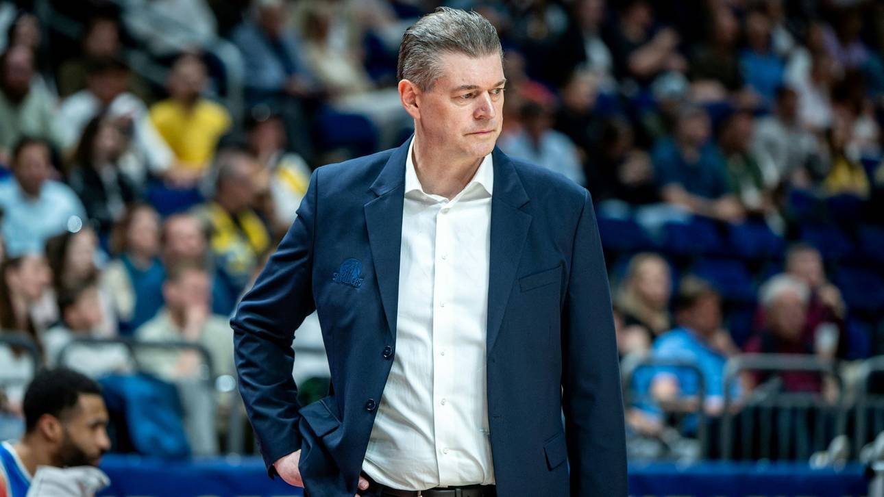 Perwas bleibt Cheftrainer in Frankfurt