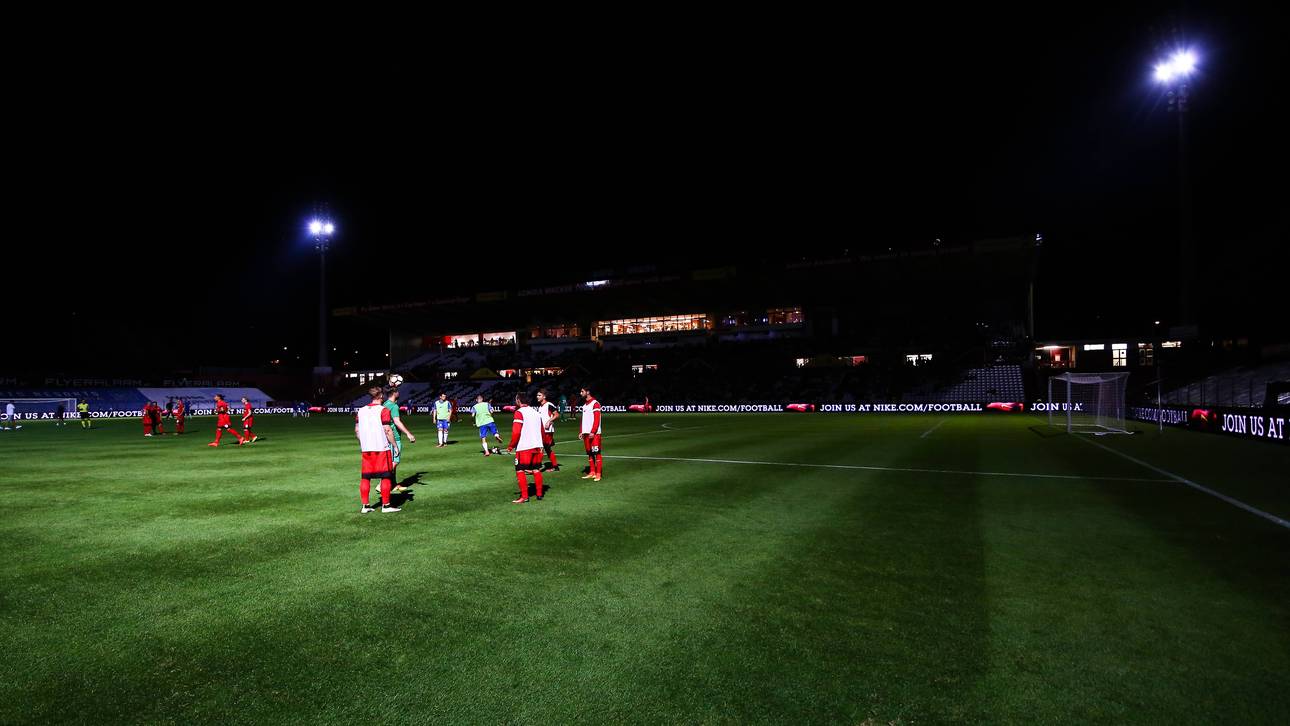 Flutlicht fällt gleich drei Mal aus