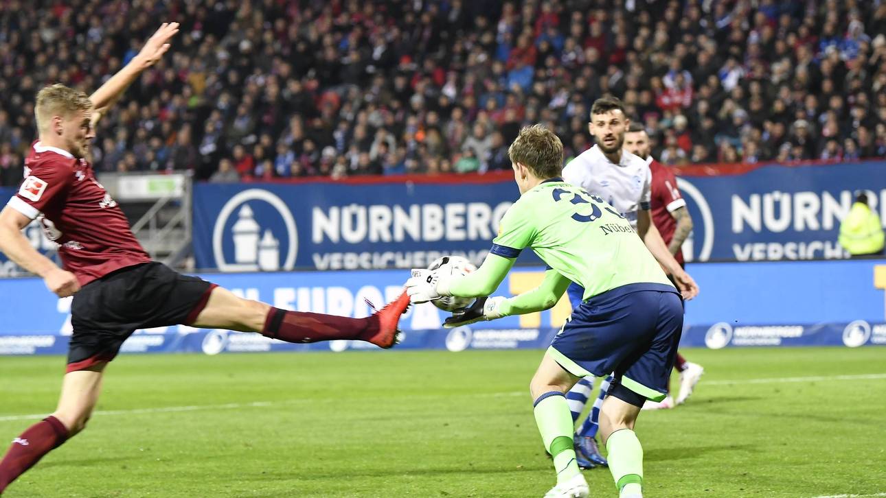 Schalke mit Dusel-Remis bei Club