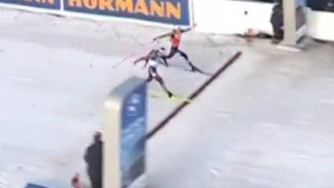 Spannung pur bei der Biathlon-Verfolgung der Herren. In einem echten Thriller muss das Fotofinish entscheiden. Für die deutschen Biathleten geht es deutlich ruhiger zur Sache.