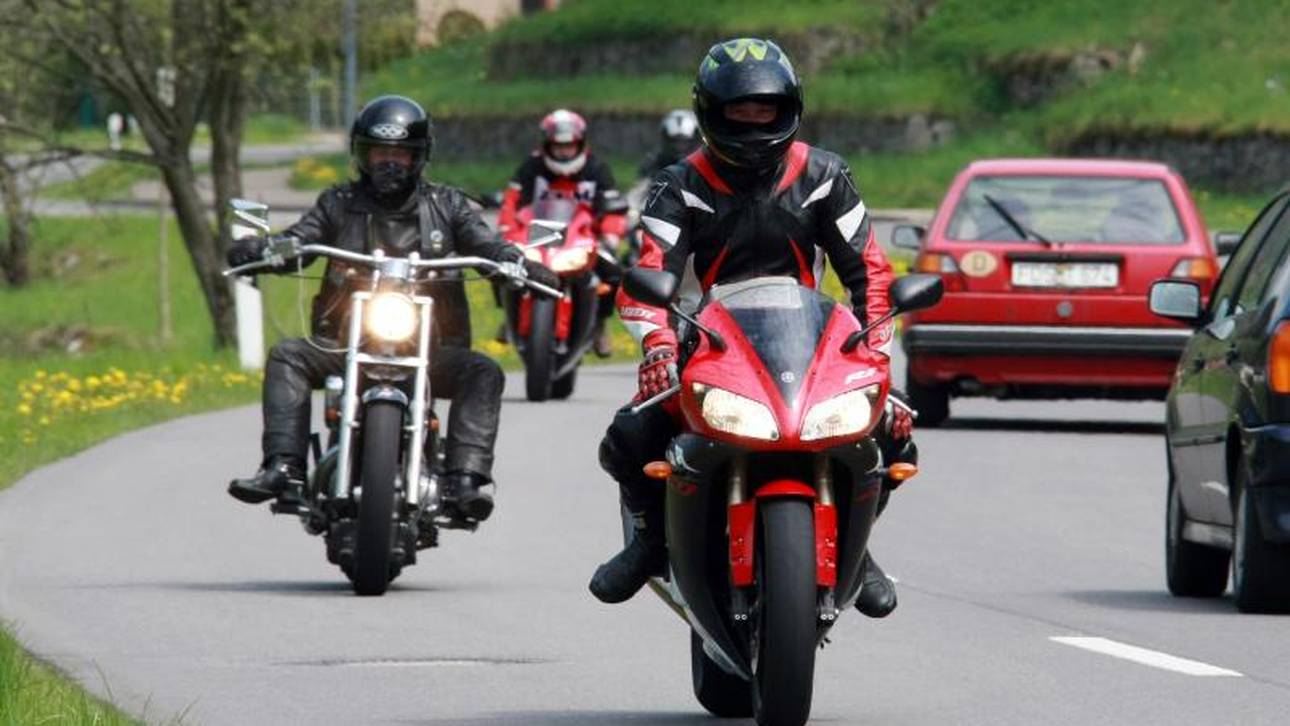 Sicherheitsrisiko: Wer nur auf wenige Kilometer jährlich bei schönem Wetter kommt, verliere das Gefühl für die sichere Beherrschung der Maschine, so ein Experte