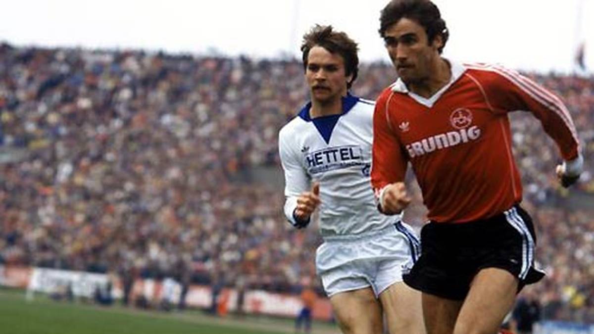Emanuel Günther (l.) war schon 1984 für Karlsruhe außergewöhnlich erfolgreich. Auch 1980 ist er Toptorjäger in der Zweiten Bundesliga-Süd (29 Treffer)