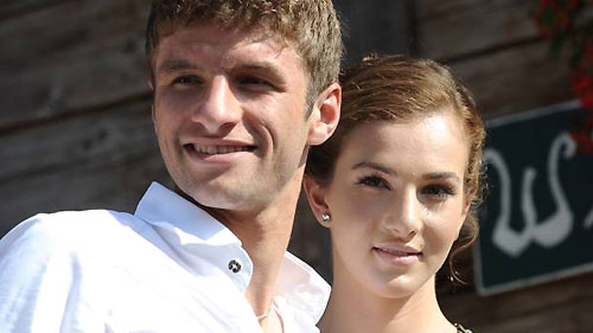 Jede freie Minute verbringt das Paar auf dem Reiterhof, ihr gemeinsames Hobby sind Pferde. Das muss Lisa an den Champions-League-Abenden hinten anstellen