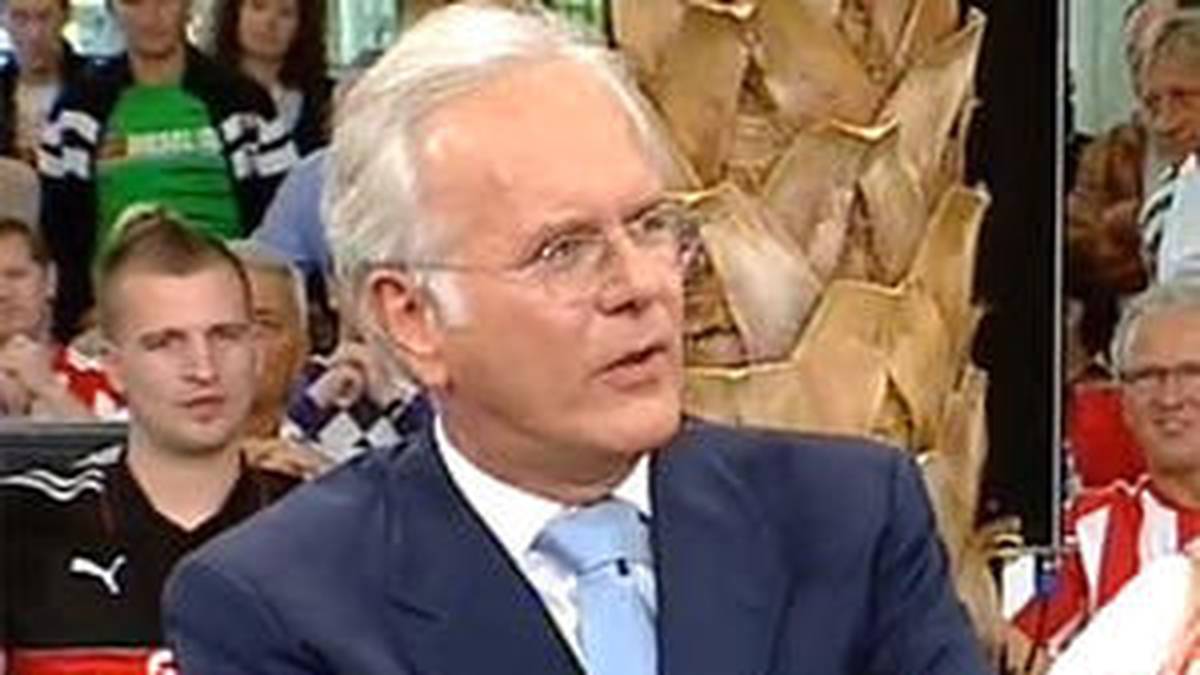 TV-Entertainer Harald Schmidt: "Es gibt zwei Strafen für Diego - entweder Moskau, so wie bei Kuranyi damals, oder lebenslänglich Sarah Connor."