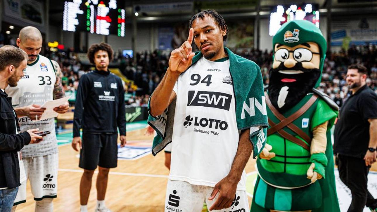 George King von den Gladiators Trier mit einer lässigen Geste