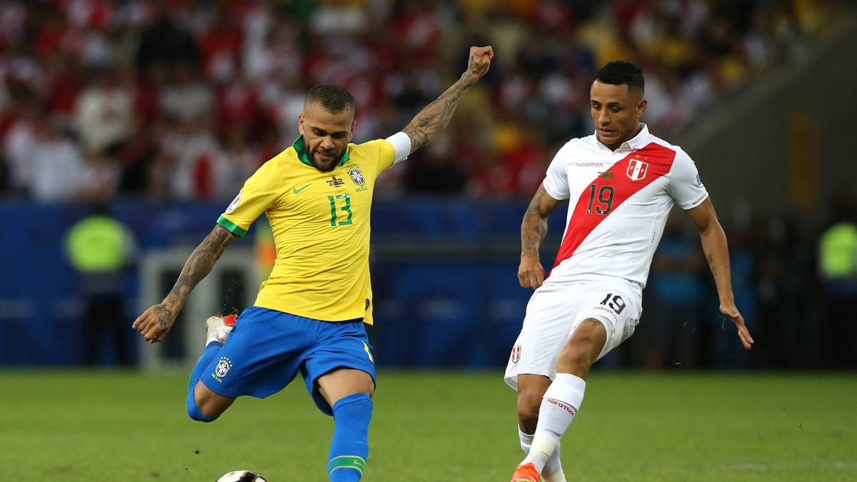 Im Finale setzte sich die Selecao mit 3:1 gegen Außenseiter Peru durch. Für Alves war es in dieser Saison der zweite Titel