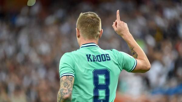 Real Madrid's German midfielder Toni Kroos celebrates his goal during the Spanish Super Cup semi final between Valencia and Real Madrid on January 8, 2020, at the King Abdullah Sport City in the Saudi Arabian port city of Jeddah. (Photo by FAYEZ NURELDINE / AFP) (Photo by FAYEZ NURELDINE/AFP via Getty Images)