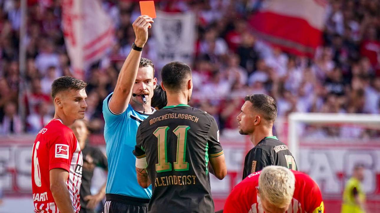 Tim Kleindienst flog im Duell Borussia Mönchengladbach gegen den SC Freiburg vom Platz
