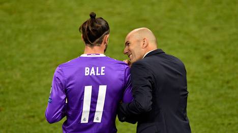 Zinedine Zidane (r.) gilt nicht als größter Fan von Gareth Bale