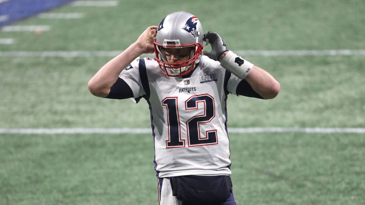 11 Interceptions (so viele wie seit 2013 nicht) bei 29 Touchdowns ergaben seine höchste INT-Wahrscheinlichkeit seit 2011. Doch letztlich ist es Jammern auf hohem Niveau. In Sachen Yards (4355) oder Passgenauigkeit (65,8 Prozent) ist Brady immer noch elitär