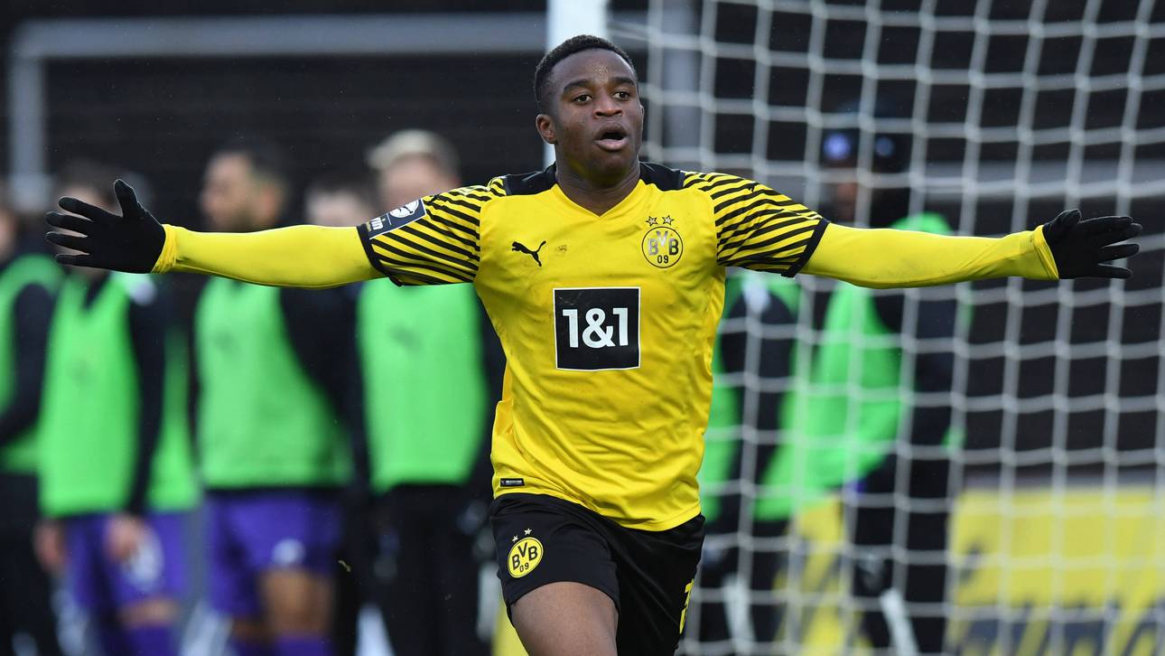 So steht es um Moukokos BVB-Zukunft