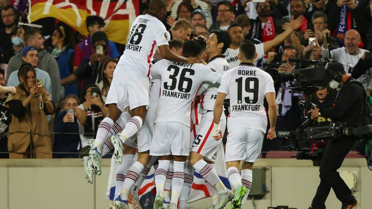 Sieg gegen Barcelona: Frankfurt im Halbfinale