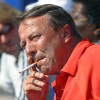 Ein ehemaliger Tennis-Profi erhebt schwere Missbrauchsvorwürfe gegen den DTB-Vizepräsidenten Dirk Hordorff. Der Verband reagiert. Hordorff will sich zunächst nicht persönlich äußern. 
