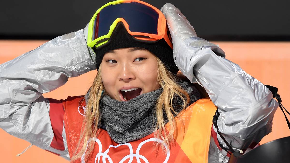 Hab ich es wirklich geschafft? Chloe Kim scheint ihren Olympiasieg gar nicht fassen zu können. Dabei war die erst 17-jährige US-Amerikanerin die haushohe Favoritin