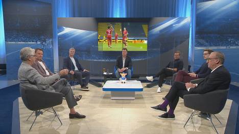 Der FC Bayern marschiert weiter, auch im Topspiel bejubeln Flicks Jungs einen Sieg. Die Runde des CHECK24 Doppelpass ist voll des Lobes und feiert die Bayern ab.