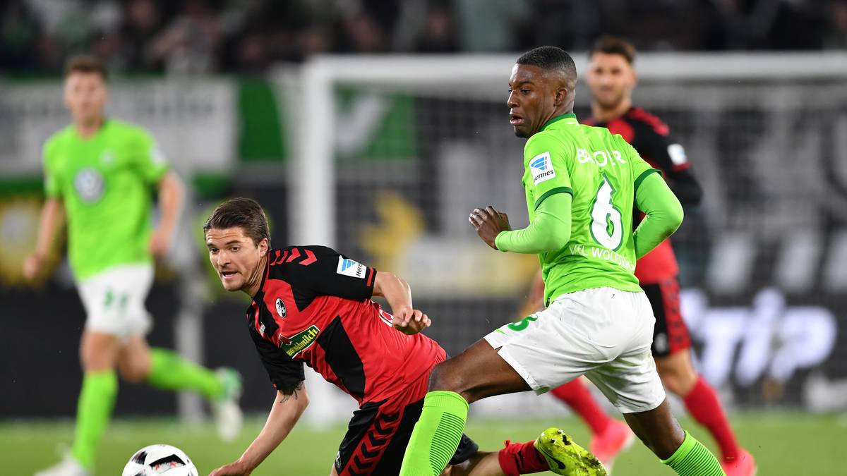 In der ersten Hälfte laufen die Freiburger nur hinterher, Wolfsburg hat zahlreiche Chancen...
