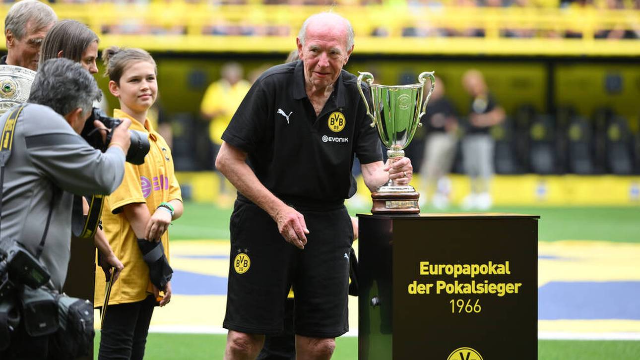 Siggi Held bei einer Ehrung 2022 im Signal Iduna Park