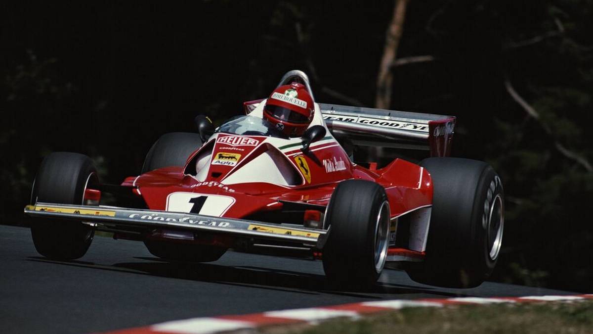 Formel 1 Unfälle: Niki Lauda beim Rennen am Nürburgring 1976.