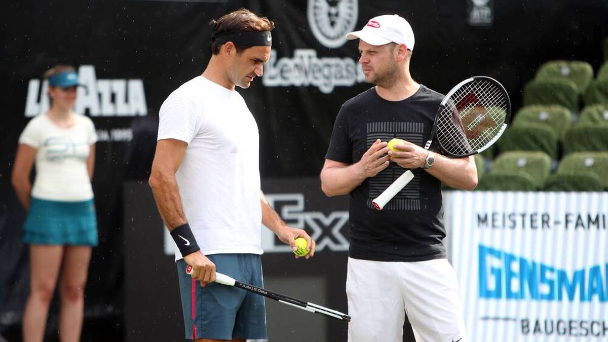 Roger Federer 2018 mit Severin Lüthi