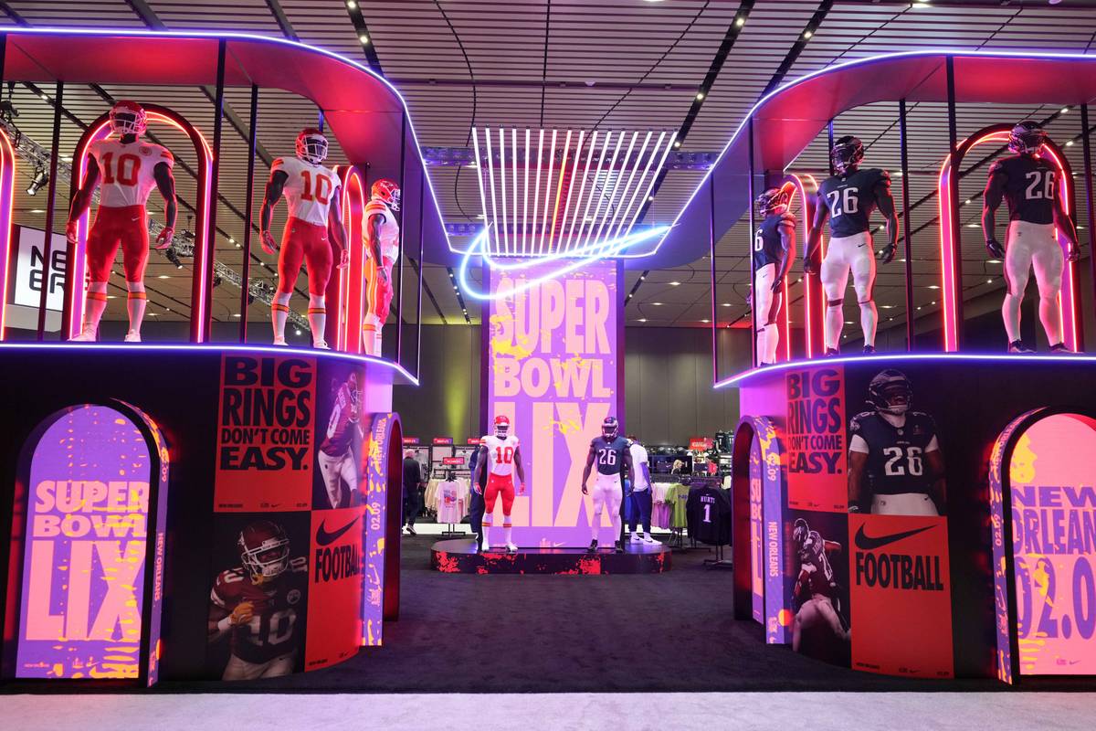 SPORT1 hat den NFL-Fanshop beim Super Bowl in New Orleans besucht und die Preise gecheckt. Welche Artikel sind am meisten wert?