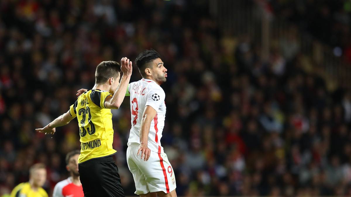 JULIAN WEIGL: Hatte in der Anfangsphase Glück, dass ein schlimmer Fehlpass im Spielaufbau nicht mit dem 2:0 für Monaco bestraft wurde. Sonst wie gewohnt Dreh- und Angelpunkt, ohne die ganz großen Akzente zu setzen - SPORT1-Note: 4