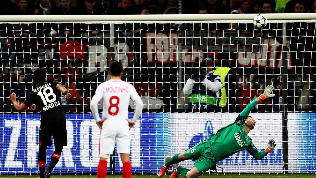 Bayer und die Elfer: Aus Fluch wird Comedy