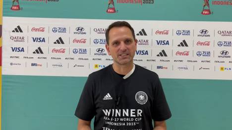 Der sportliche Leiter Nationalmannschaften "Joti" Chatzialexiou mit großen Lob für die U17-Weltmeister, die im Finale Frankreich bezwungen haben.
