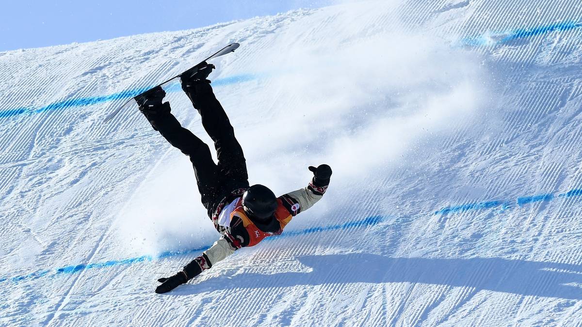 Doch die Landung im ersten Durchgang misslingt - Parrot stürzt  