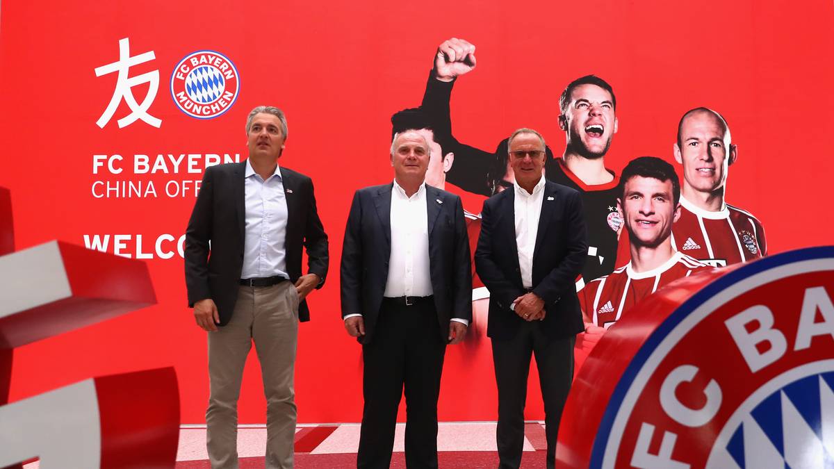 FC BAYERN MÜNCHEN (Platz 4): Das Treppchen verfehlt der FCB zwar erneut deutlich, dennoch kann man den Verantwortlichen des deutschen Rekordmeisters gratulieren. Mit 629 Millionen Euro erzielen die Münchner klar einen neuen Umsatzrekord und gehören aus finanzieller Sicht weiterhin zur Creme de la Creme des europäischen Fußballs