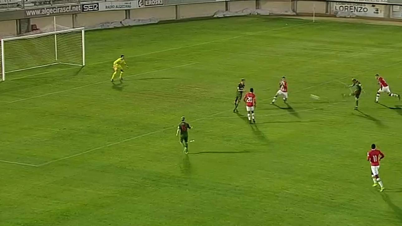 Freiburg verliert – Bayer müht sich