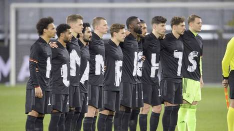 Die deutsche Mannschaft machte sich auch vor dem Island-Spiel für Menschenrechte stark