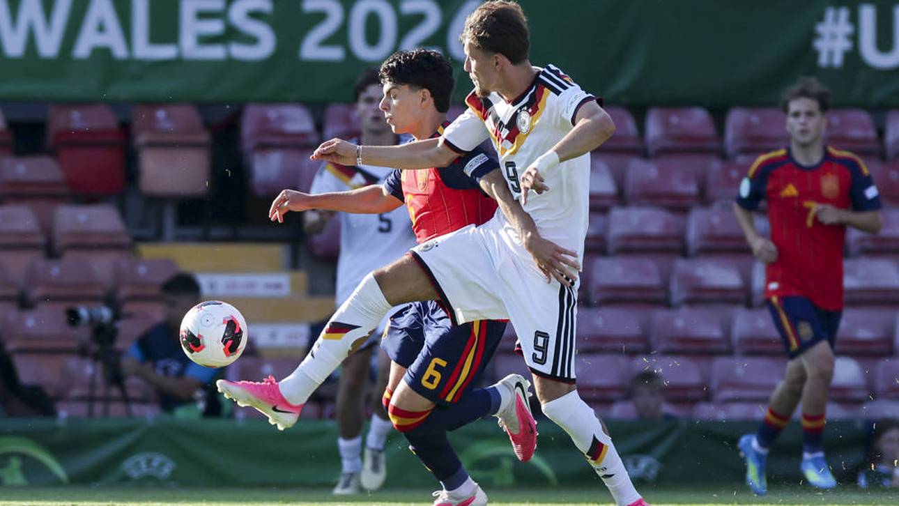 Otto Stange (r.) im Duell mit Xavi Espart