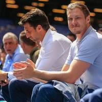 Dem HSV stehen unruhigen Wochen bevor. Bei der Mitgliederversammlung könnte sich Präsident Marcell Jansen erneut mit Abwahlanträgen konfrontiert sehen. Das Verhältnis zu wichtigen Personen is angeknackst.