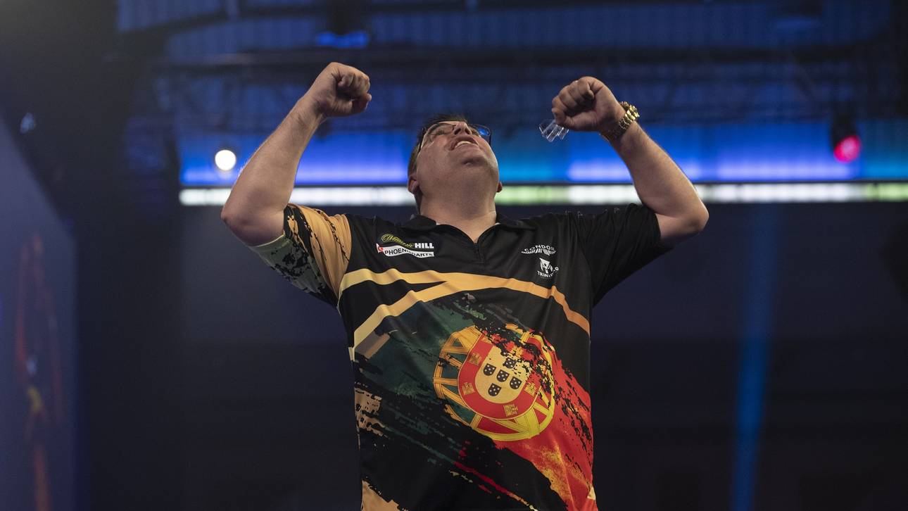 De Sousa weiter – Lewis glänzt