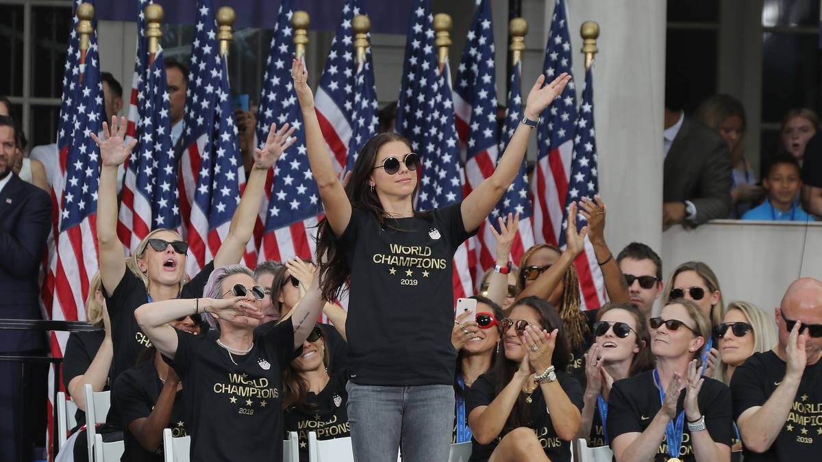Die Feier in der Metropole an der Ostküste ist der Auftakt einer landesweiten "Ehrenrunde", die über die kommenden Monate stattfinden wird