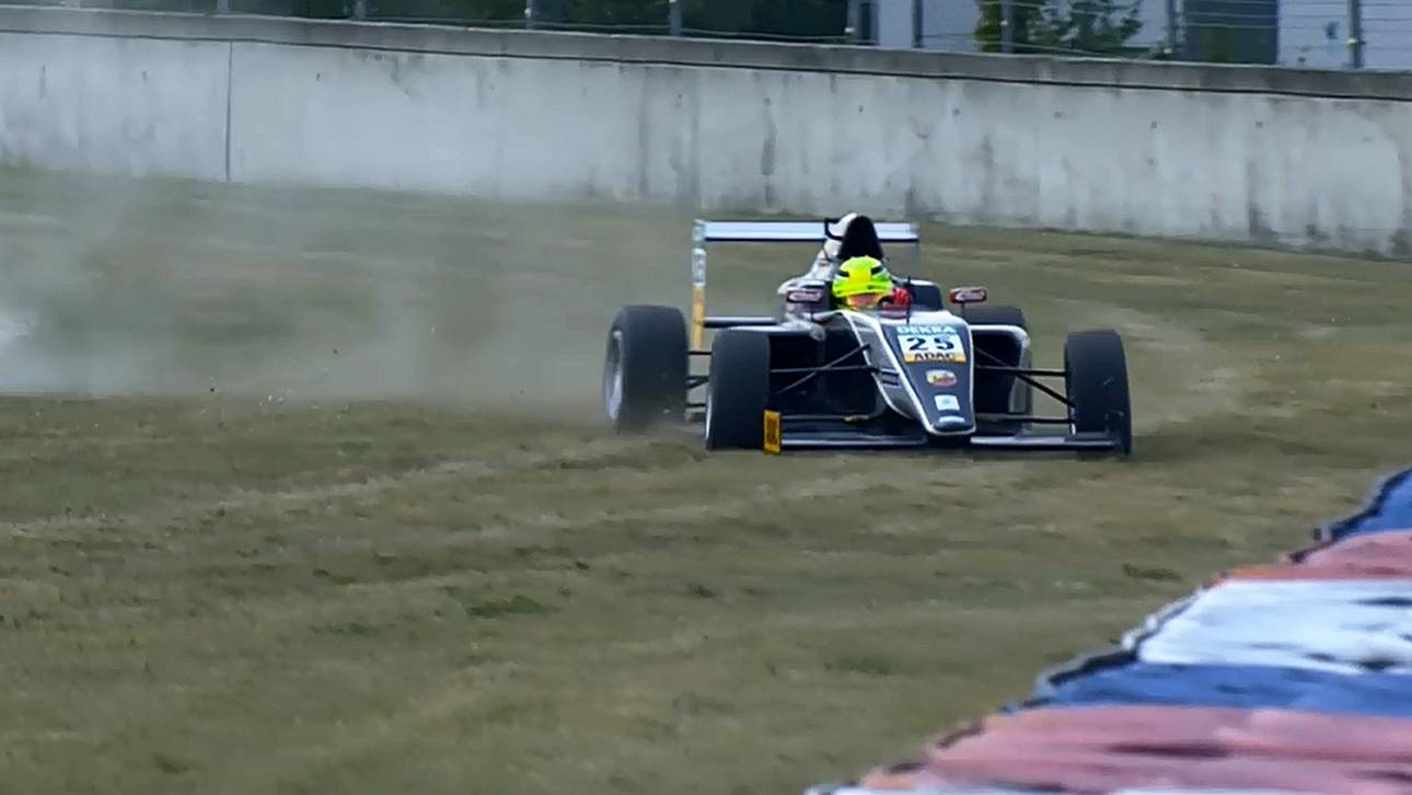 Schumacher holt nach Ausritt auf