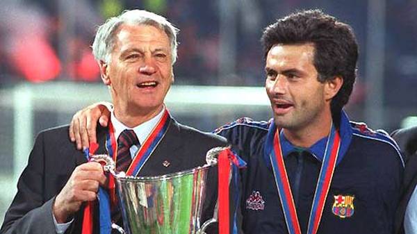 1997 wird Mourinho erstmals einer größeren Öffentlichkeit bekannt, als er als Assistent von Cheftrainer Bobby Robson mit dem FC Barcelona den Pokal der Pokalsieger gewinnt. Mourinho hatte davor schon für Robson bei Sporting Lissabon als Übersetzer gearbeitet