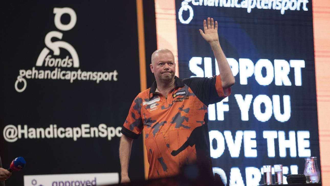 Hammer! Barney tritt sofort zurück